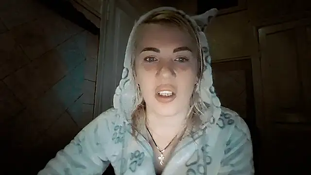 EmmaCat  online show from February 14, 2026, 4:15 pm