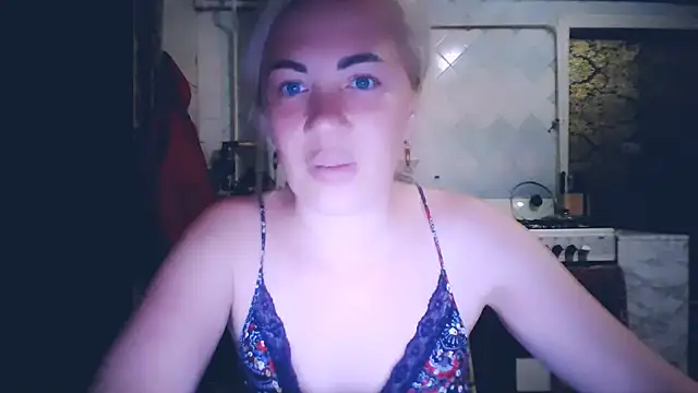 Snapshot of EmmaCat_ chatting on May 20, 2026, 6:03 pm EmmaCat online show from May 20, 2026, 6:03 pm