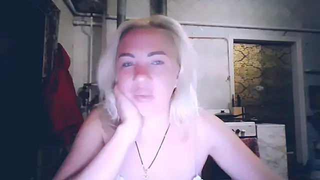 Snapshot of EmmaCat_ chatting on May 26, 2026, 8:38 pm EmmaCat online show from May 26, 2026, 8:38 pm