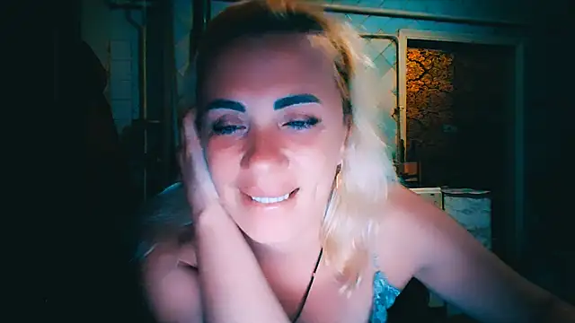 Snapshot of EmmaCat_ chatting on June 13, 2026, 6:50 pm EmmaCat online show from June 13, 2026, 6:50 pm