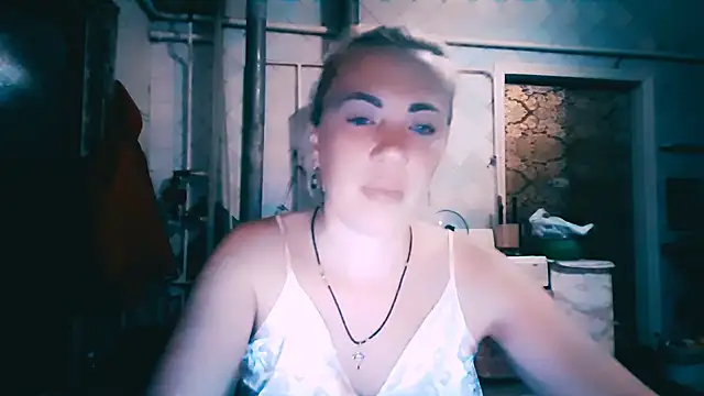 Snapshot of EmmaCat_ chatting on June 17, 2026, 7:26 pm EmmaCat online show from June 17, 2026, 7:26 pm