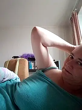 Snapshot of goodstyle chatting on October 9, 2025, 7:28 am goodstyle online show from October 9, 2025, 7:28 am