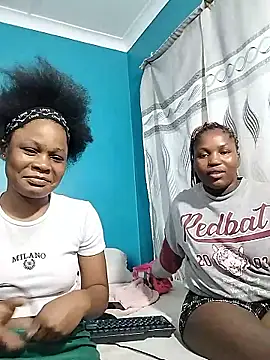 Snapshot of BlondieBitch chatting on November 5, 2025, 5:57 pm BlondieBitch online show from November 5, 2025, 5:57 pm