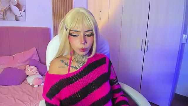 Snapshot of KoraRousee chatting on September 29, 2025, 2:11 pm KoraRousee online show from September 29, 2025, 2:11 pm