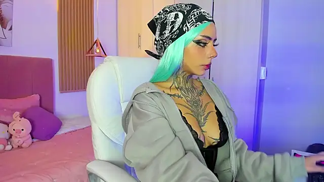 Snapshot of KoraRousee chatting on October 6, 2025, 1:30 pm KoraRousee online show from October 6, 2025, 1:30 pm