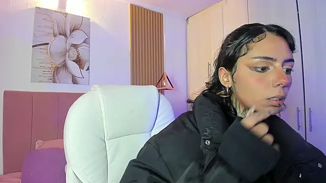 Snapshot of KoraRousee chatting on October 7, 2025, 1:30 pm KoraRousee online show from October 7, 2025, 1:30 pm