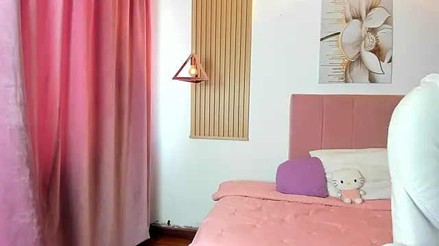 Snapshot of KoraRousee chatting on October 20, 2025, 1:22 pm KoraRousee online show from October 20, 2025, 1:22 pm