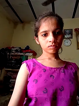 Snapshot of Saloni-Gupta chatting on October 17, 2025, 4:37 am Saloni-Gupta online show from October 17, 2025, 4:37 am