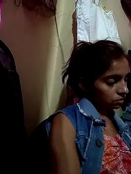 Snapshot of Saloni-Gupta chatting on October 19, 2025, 7:14 pm Saloni-Gupta online show from October 19, 2025, 7:14 pm