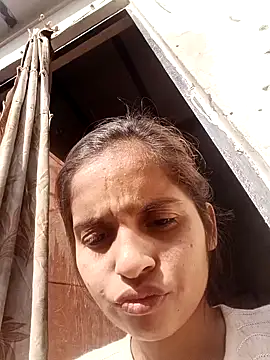 Snapshot of Saloni-Gupta chatting on December 17, 2025, 7:36 am Saloni-Gupta online show from December 17, 2025, 7:36 am