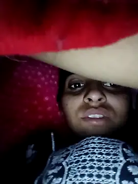 Snapshot of Saloni-Gupta chatting on December 21, 2025, 9:33 pm Saloni-Gupta online show from December 21, 2025, 9:33 pm