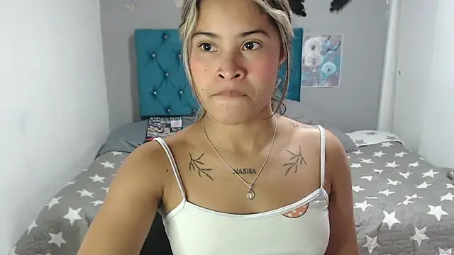 mia sexgirl online show from May 4, 2026, 12:23 pm