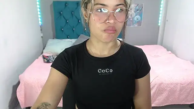 mia sexgirl online show from June 19, 2026, 12:42 pm