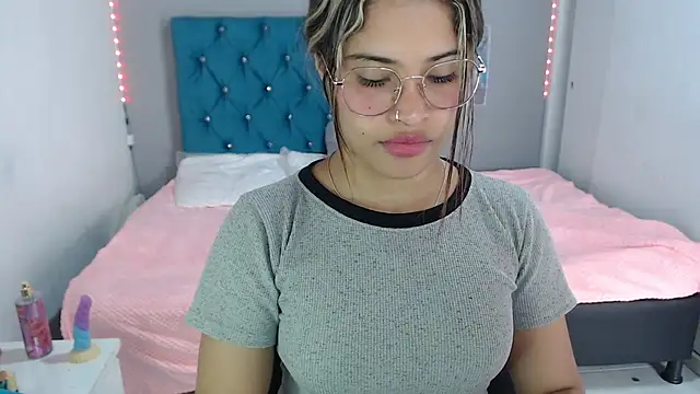 Snapshot of mia_sexgirl chatting on July 1, 2026, 2:29 pm mia sexgirl online show from July 1, 2026, 2:29 pm