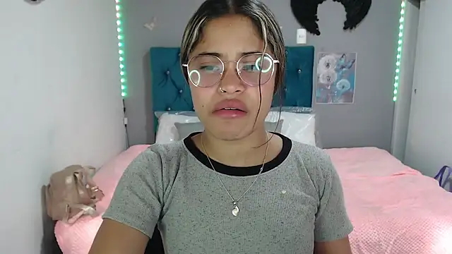 Snapshot of mia_sexgirl chatting on July 10, 2026, 12:19 pm mia sexgirl online show from July 10, 2026, 12:19 pm