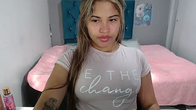 Snapshot of mia_sexgirl chatting on July 15, 2026, 12:21 pm mia sexgirl online show from July 15, 2026, 12:21 pm