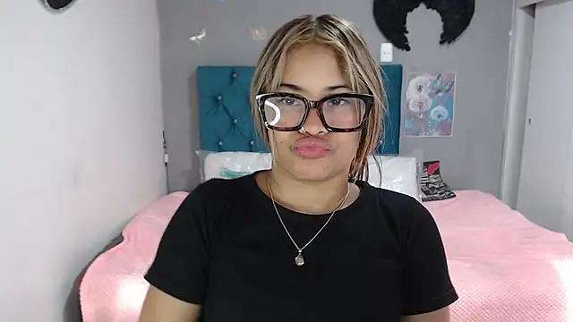 Snapshot of mia_sexgirl chatting on July 28, 2026, 12:23 pm mia sexgirl online show from July 28, 2026, 12:23 pm