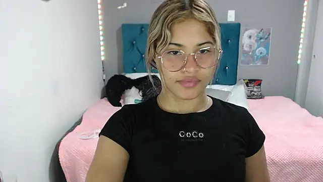 Snapshot of mia_sexgirl chatting on August 4, 2026, 12:19 pm mia sexgirl online show from August 4, 2026, 12:19 pm