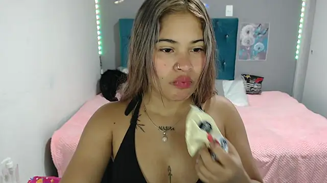 Snapshot of mia_sexgirl chatting on August 6, 2026, 12:18 pm mia sexgirl online show from August 6, 2026, 12:18 pm
