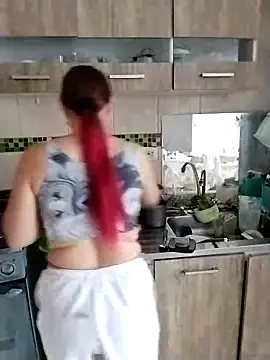 LaraCaliente online show from March 3, 2026, 12:11 pm