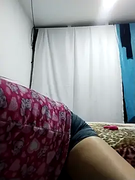 LaraCaliente online show from March 10, 2026, 1:10 am