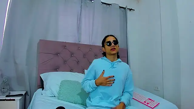 EthanBlackwoodd online show from February 19, 2026, 7:32 pm