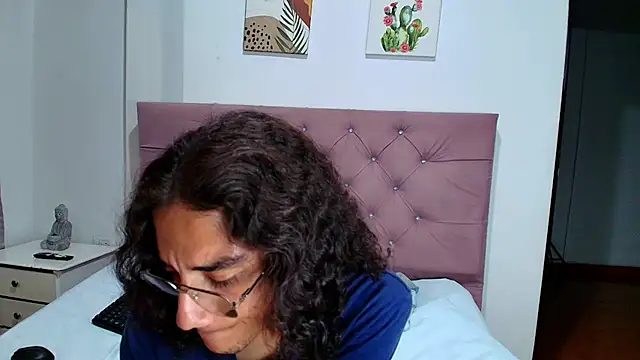 EthanBlackwoodd online show from May 6, 2026, 6:08 am