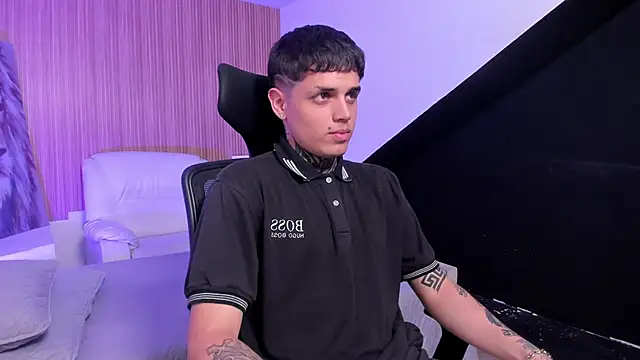 Declan-Fox online show from September 24, 2025, 3:32 am