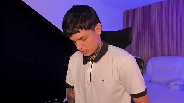 Declan-Fox online show from October 11, 2025, 12:36 pm