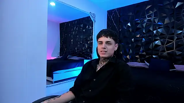 Declan-Fox online show from October 22, 2025, 4:46 am