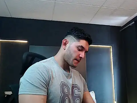 Snapshot of RichardMilleer chatting on October 2, 2025, 1:40 pm RichardMilleer online show from October 2, 2025, 1:40 pm