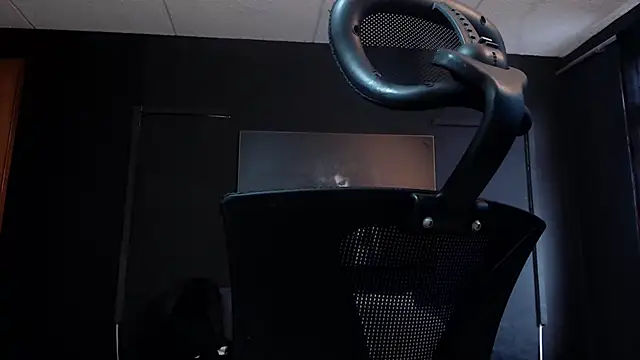 RichardMilleer online show from December 4, 2025, 12:58 pm