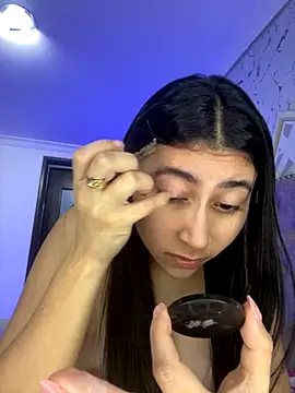 Isabella Montoya online show from November 19, 2025, 3:23 pm