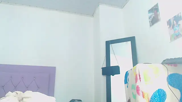 Snapshot of whitneytt chatting on October 10, 2025, 8:13 am whitneytt online show from October 10, 2025, 8:13 am