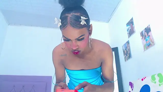 Snapshot of whitneytt chatting on October 18, 2025, 3:42 am whitneytt online show from October 18, 2025, 3:42 am