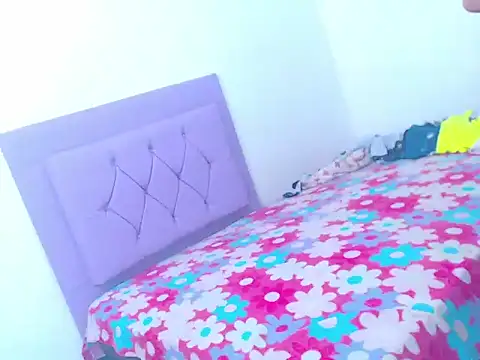 Snapshot of whitneytt chatting on November 28, 2025, 6:49 am whitneytt online show from November 28, 2025, 6:49 am