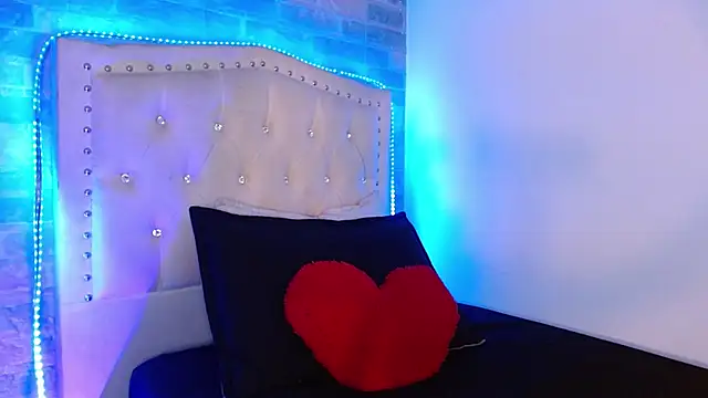 Snapshot of oliviarichard_ chatting on November 13, 2025, 5:23 pm oliviarichard online show from November 13, 2025, 5:23 pm