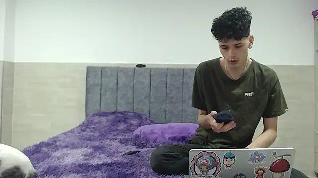  ruby red online show from November 13, 2025, 9:25 pm