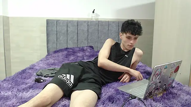  ruby red online show from November 30, 2025, 8:02 pm