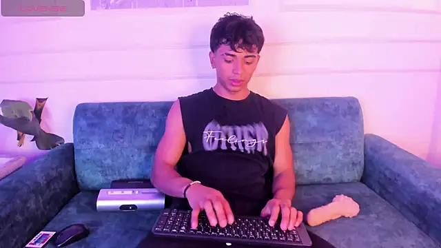 Snapshot of Jaycob_Black1 chatting on November 17, 2025, 2:23 pm Jaycob Black1 online show from November 17, 2025, 2:23 pm