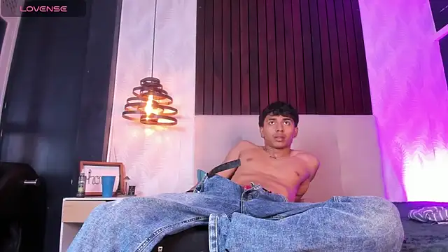 Snapshot of Jaycob_Black1 chatting on November 24, 2025, 12:27 pm Jaycob Black1 online show from November 24, 2025, 12:27 pm