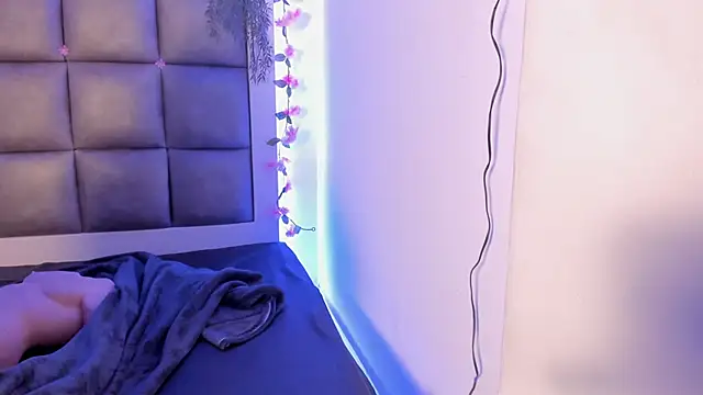 abbiecollins js online show from February 3, 2026, 6:40 am