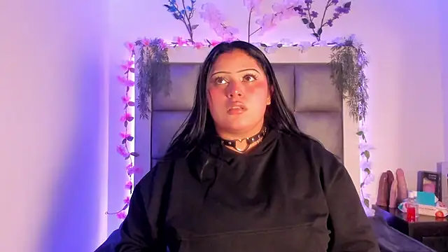 abbiecollins js online show from February 5, 2026, 4:17 am