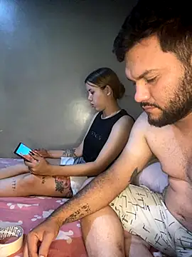 coupleyys online show from October 28, 2025, 2:48 am