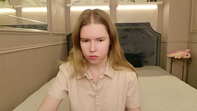 Snapshot of Alida_Brice chatting on June 3, 2026, 5:32 am Alida Brice online show from June 3, 2026, 5:32 am