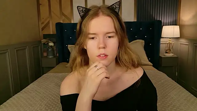 Snapshot of Alida_Brice chatting on June 25, 2026, 5:34 am Alida Brice online show from June 25, 2026, 5:34 am