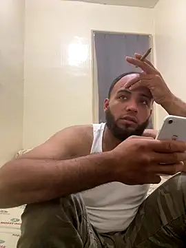 LeoPR00 online show from September 18, 2025, 4:36 am