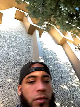 LeoPR00 online show from October 18, 2025, 9:15 pm