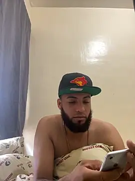 LeoPR00 online show from October 21, 2025, 2:18 pm