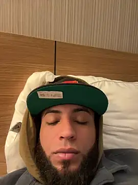 LeoPR00 online show from November 1, 2025, 1:18 am